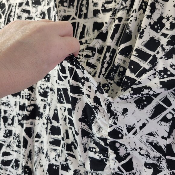 Style and Co Womens Petite XL Abstract Print Roll Tab Sleeve Blouse Black White - Picture 4 of 8